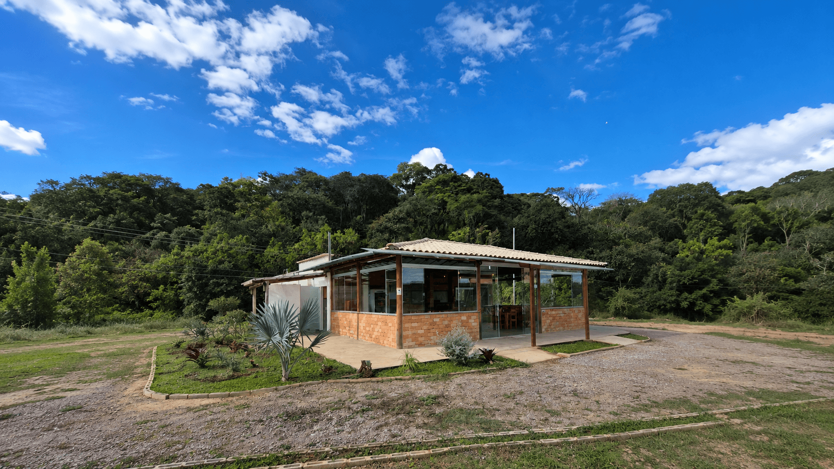 Restaurante Manga e Prosa em Confins MG — comida caseira mineira na beira da MG-424